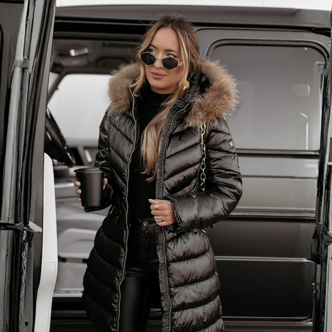 Inka – prošívaný kabát s kapucí pro zimní pohodlí a styl